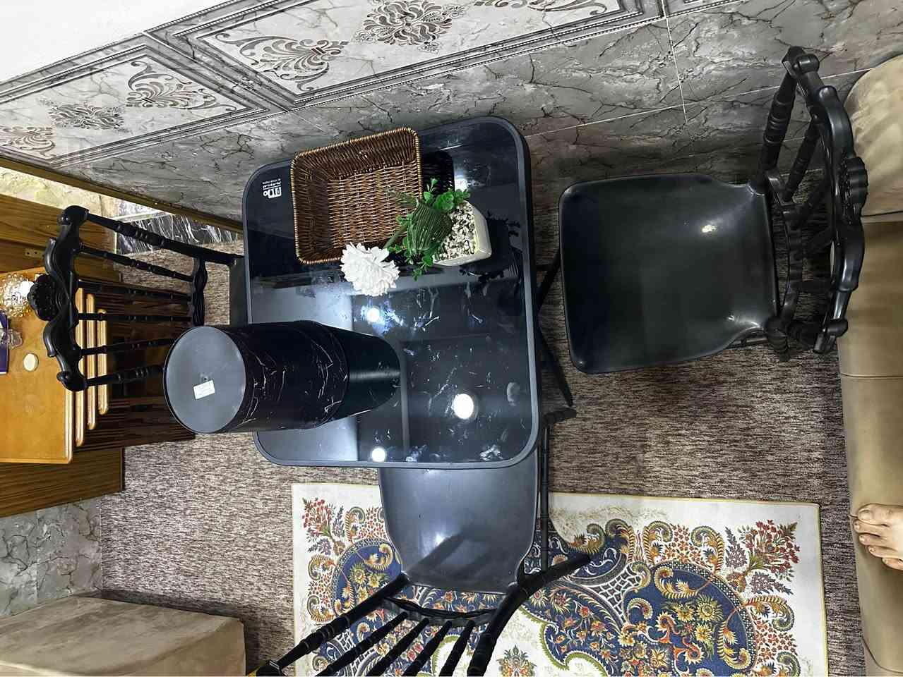 طاولة بظهر زجاج قياس 60x60 ضد الكسر قابلة للطي 
مع ثلاث كراسي عظم عاج لون اسود ملكي 
مع هدية حاوية نفايات سوداء 
مكانهن كربلاء مقابل مشتشفى الكفيل كربلاء, العراق


**إذا كنت صاحب هذا الإعلان وتريد حذفه لأي سبب، رجاءا أرسل رسالة إلى الدعم الفني**