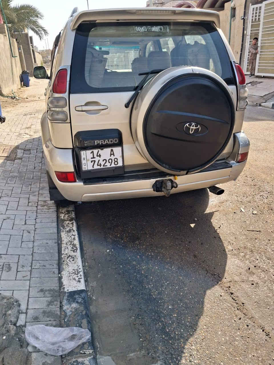 السلام عليكم برادو ٢٠٠٤ رقم بصره باسمي مكفول من ضربه فقط صبغ عام مكينه كير تبريد ٣قطع ٧راكب محرك ٦سلندر للبيع او مراوس  السعر ١١٨ وبيهه مجال بسيط المكان البصره كرمه علي رقم الهاتف *********** البصرة, العراق
