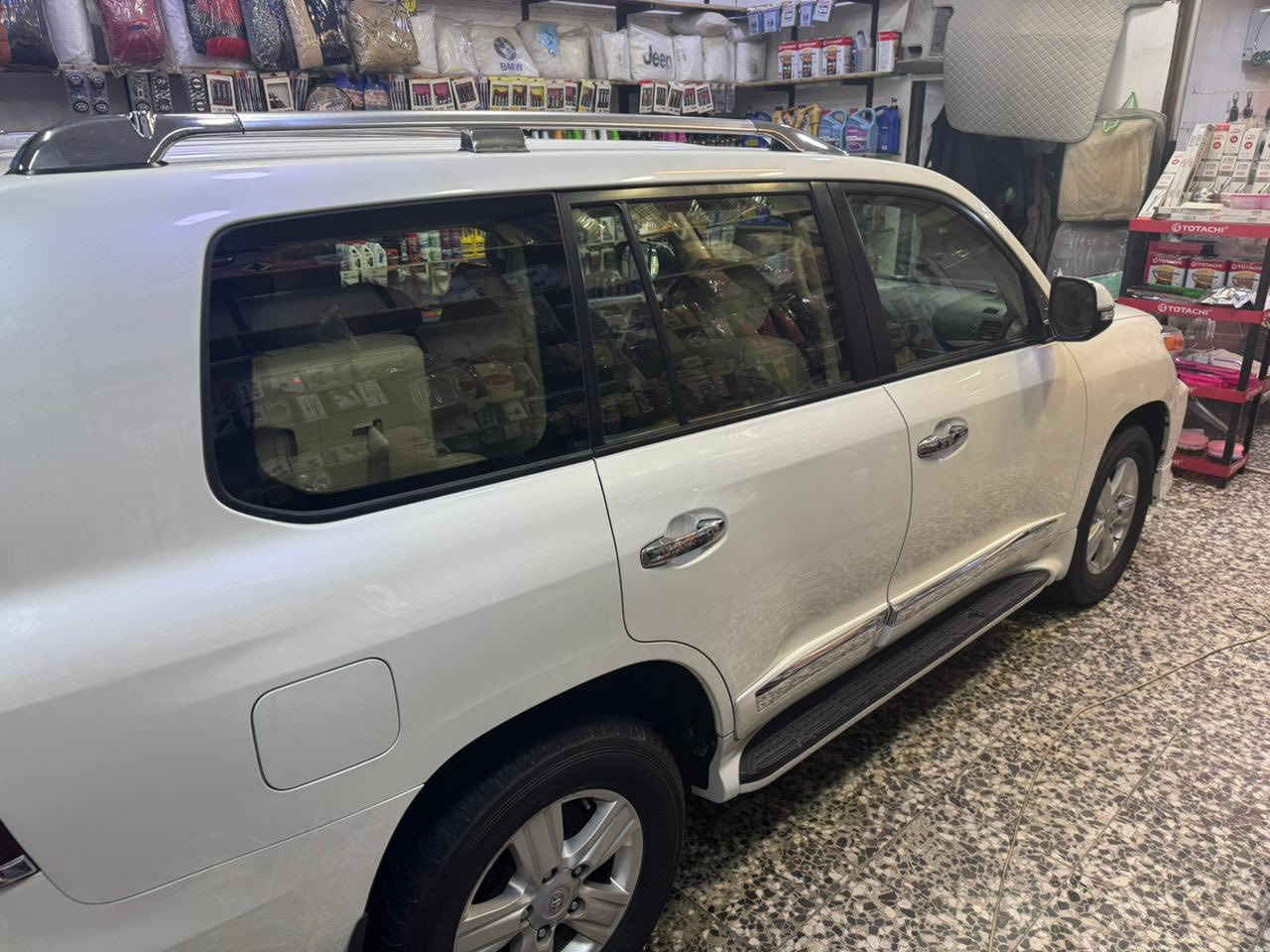 السلام عليكم
لاندكروز 2015 
مكفوله من الصبغ والبارد 
ماشيه 105
رقم بغداد الجديد
السعر 41500$
مكاني شارع فلسطين
للاستفسار ***********
واتس اب ***********
