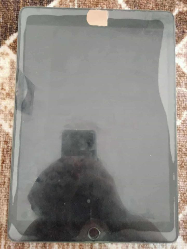 آيباد ٩ ذاكرة ٦٤ غيغا
إستعمال اقل من ٥ اشهر
كامل الملحقات موجودة من شاحنة وكارتون
وكفر جيلاتيني وقلم ايباد للدراسة يدعم راحة اليد
السعر ٢٥٠ الف قفلل
للإستفسار الاتصال ***********
