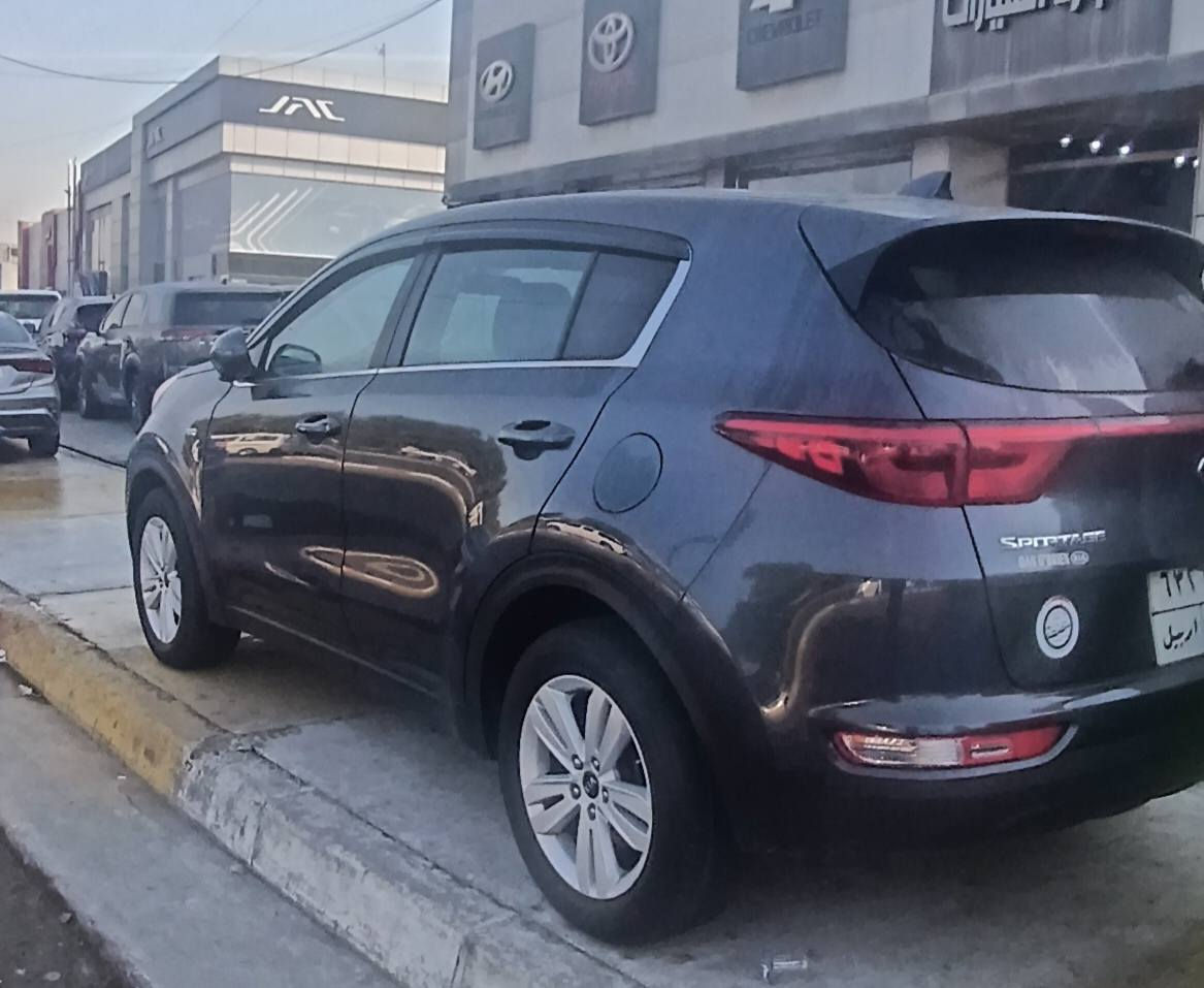 سبورتج 2019 بدون صبغ
حادث ربع دعاميه اماميه
محرك 2400
ماشيه 80 
السياره نظيفه جدا
مكاني بغداد..سنويه لل26
***********
    السعر/ 165
