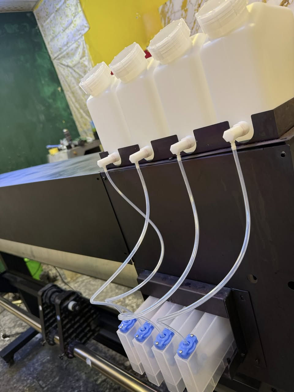 السلام عليكم….
 تم اعادة النشر حبيبي ما تشتري ليش توعد وتنطي كلمة كم واحد من الاخوه دخلي وكتله نباعت منطي كلمة عليه 💁 طابعة للبيع نوع Locor قياس 160cm (دبل هيد) طابعة نظيفة جدا ضمان سنة مع برنامج اصلي دنگل 👍 الهيدات جدد تنشد في الموقع جميع منظومة الحبر مبدل جديد بل عافيه بل ياخذه تحياتي السعر 2200$
للاستفسار مراسلة الصفحة او الاتصال على
***********
