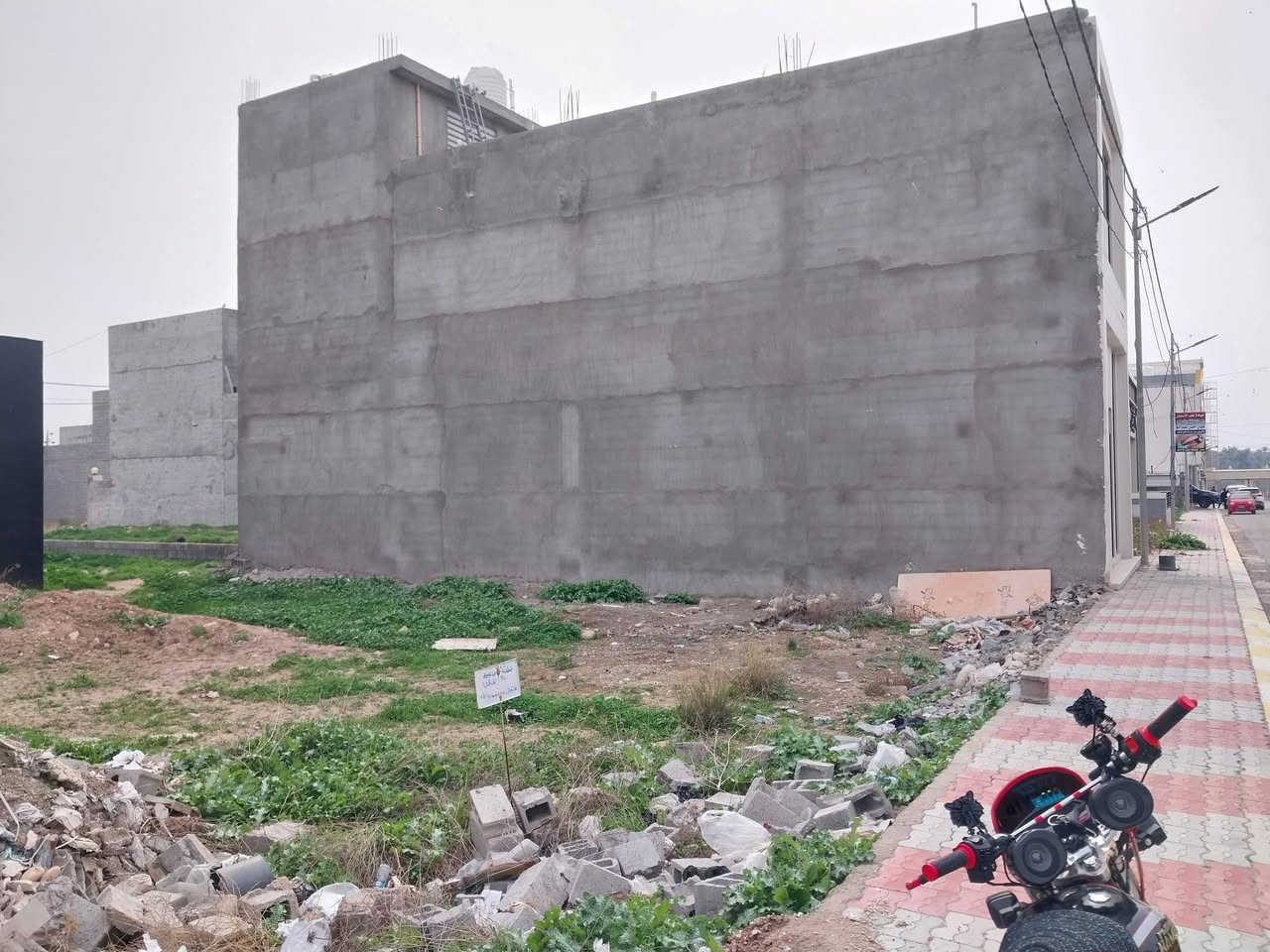 قطعة ارض تجاري للبيع موقع مميز 
طابو صرف 
مساحة ٢٠٠ متر واجهه ١٠ عمق ٢٠ 
في مجمع حجي حازم قرب عياده دكتوره فيان للاسنان
للاستفسار الاتصال على هذا الرقم
***********
