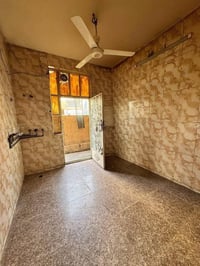 للايجار في السيديه  شقه طابق ارضي مساحه 100   تتكون من صاله مطبخ خدمات...