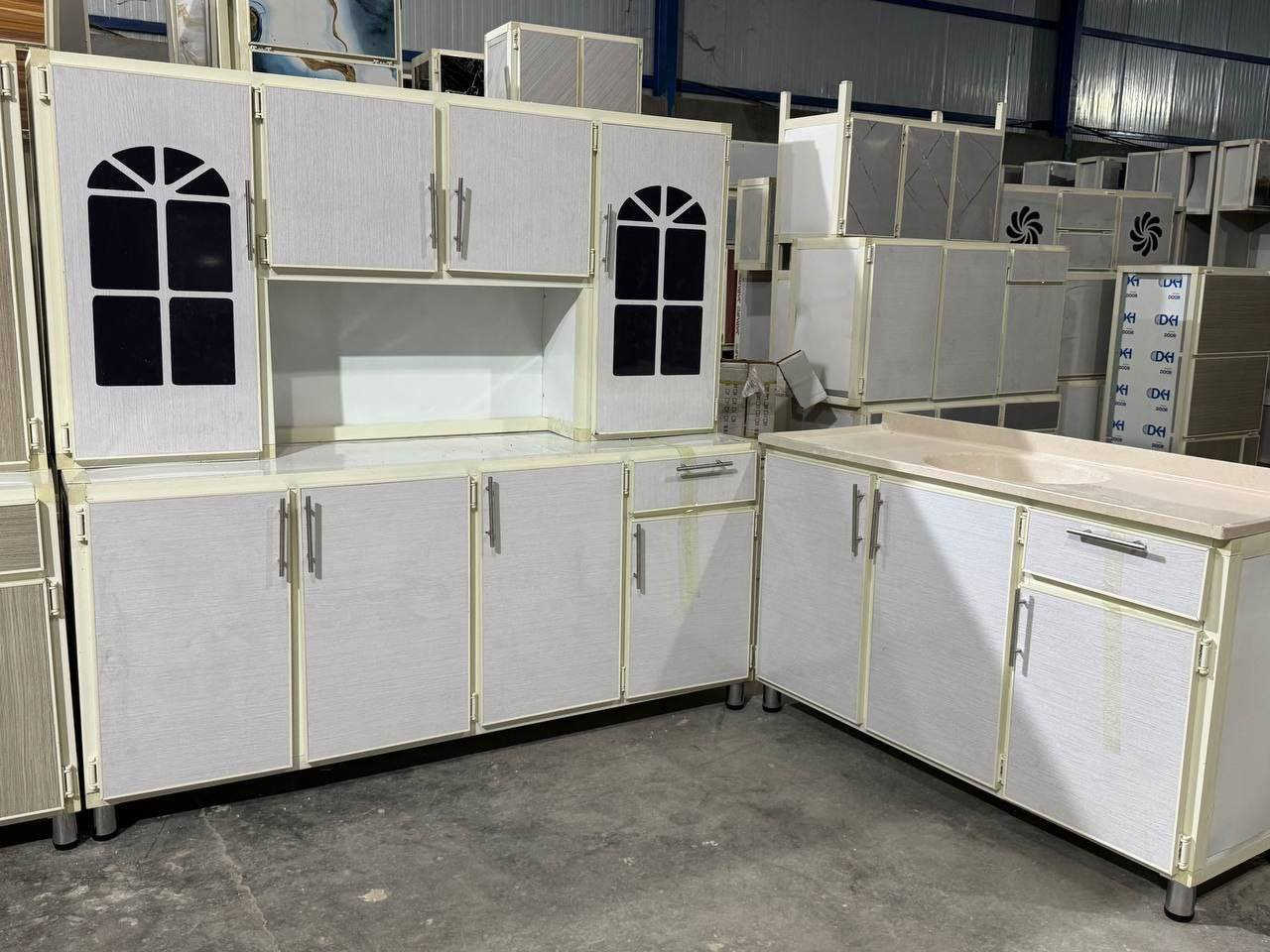 كاونتر مترين  ارضي ومع  وسنك (متر وعشرين )مرمر
ملاحظة 👇
 داخل الكاونتر بنل وليس كابون فقط داخل الملحق كابون 
الأرضي داخله  بنل والسنك داخله بنل
والارتفاع 90 سم استندر 
والأرجل ستيل
 السعر  300 الف 🔥
 
التوصيل✈️✈️✈️ 
بغداد مجاني 
اطراف بغداد 15 الف
يتوفر التوصيل لجميع محافظات العراق 🚚


**إذا كنت صاحب هذا الإعلان وتريد حذفه لأي سبب، رجاءا أرسل رسالة إلى الدعم الفني**