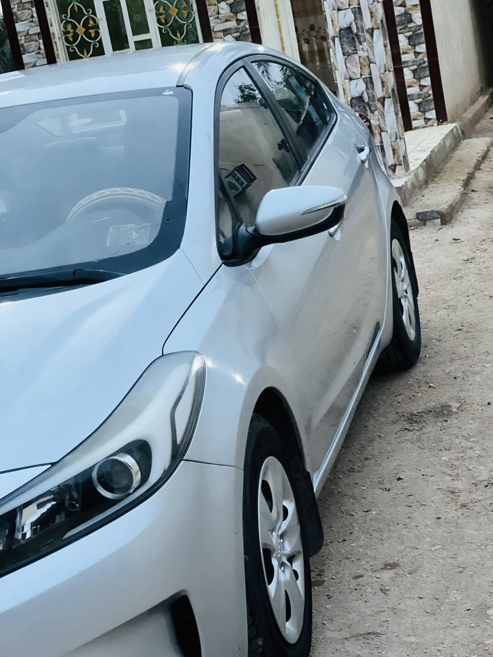 سلام عليكم  سياره سيراتو موديل 2017وارد خليجي  مكفوله كفاله عامه ماعدى  ضربه بل باب لخلفي مرجعه عل بارد ولباقي كفاله مواصفات معروفه بلاجكتور +اشاير بل مري+مانع انزلاق   ماشيه 116 سنويه  لل2030 للستفسار اتصال ***********
