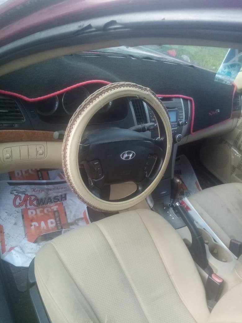 للبيع او مراوس  سوناته ٢٠٠٩ بغداد انكليزي خليجي كفاله من الصبغ فقط الدعاميات مصبوغه محرك ٢٤٠٠ دوش  فول مواصفات عدا الفتحه بسمي تحويل مباشر السعر ١٢٥ بي مجال *********** او وات ساب ***********
