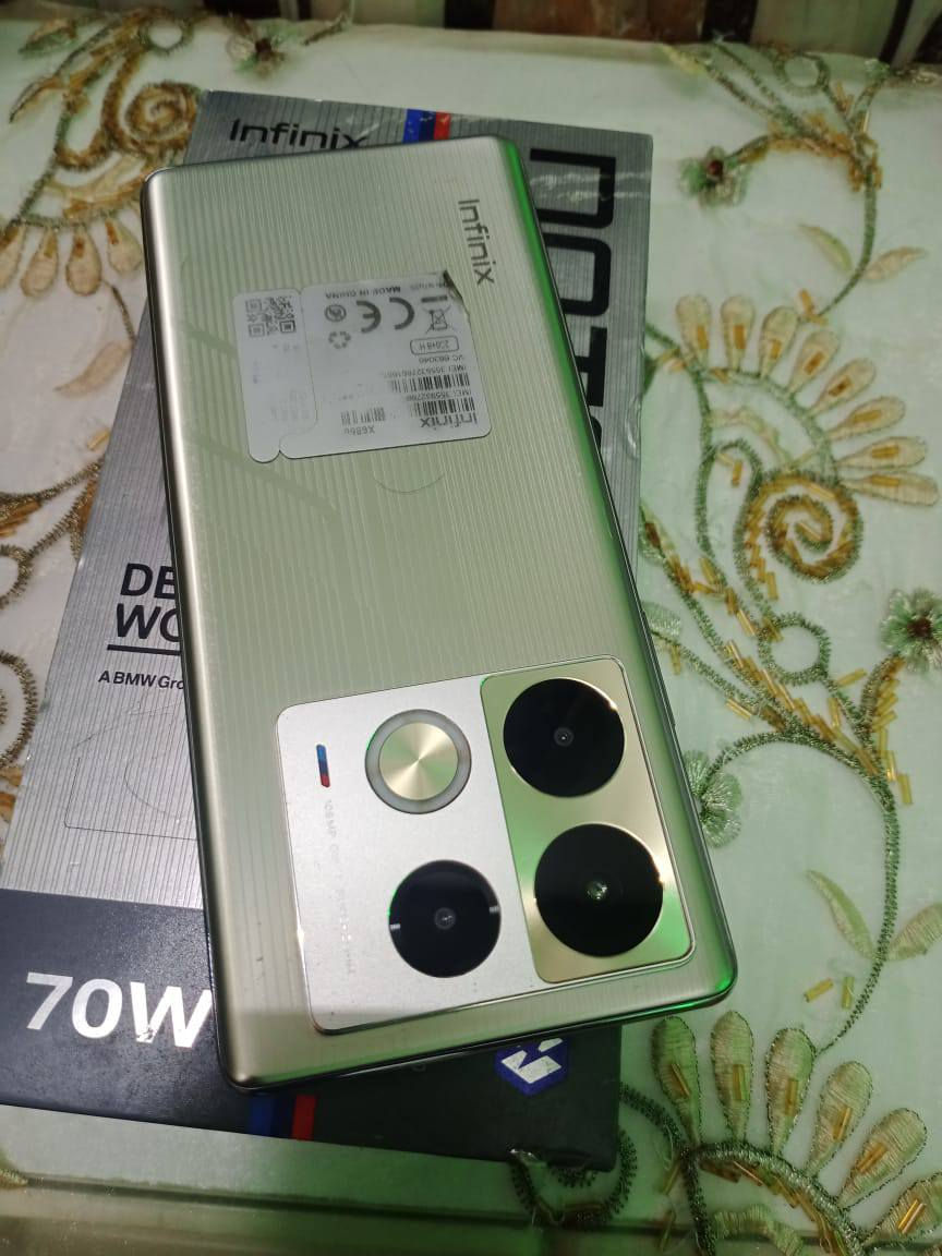 ‏سلام عليكم Infinix NOTE 40 Pro 
‏ذاكرة 256 رام 8+8 شاشة منحنية 
‏بصمة مدمجة بالشاشة كامرا خلفية 108 
‏جهاز نضافة 90 لا مفتوح لا مصلح فقط 
‏الدكمة مال تشغل وطفي وكعت 
‏وجاي استخدمة طبيعي مخلي ميزة ايقاض الشاشة 
‏غراضة فقط كارتونة 
‏للمراوس فقط شباب مراوس فقط 
‏مو تدخلي خاص تكلي شكد سعرة 
‏مراوس فقط اكرر ما ويا غراض فقط كارتونة 
‏عنواني بغداد بلديات جهاز مكفول من كلشي 
‏غير الدكمة


**إذا كنت صاحب هذا الإعلان وتريد حذفه لأي سبب، رجاءا أرسل رسالة إلى الدعم الفني**