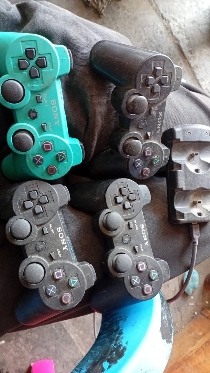 بلي ثري ويا هارد خارجي وشاحن يدات و٤ يدات قفل ١٢٥


**إذا كنت صاحب هذا الإعلان وتريد حذفه لأي سبب، رجاءا أرسل رسالة إلى الدعم الفني**