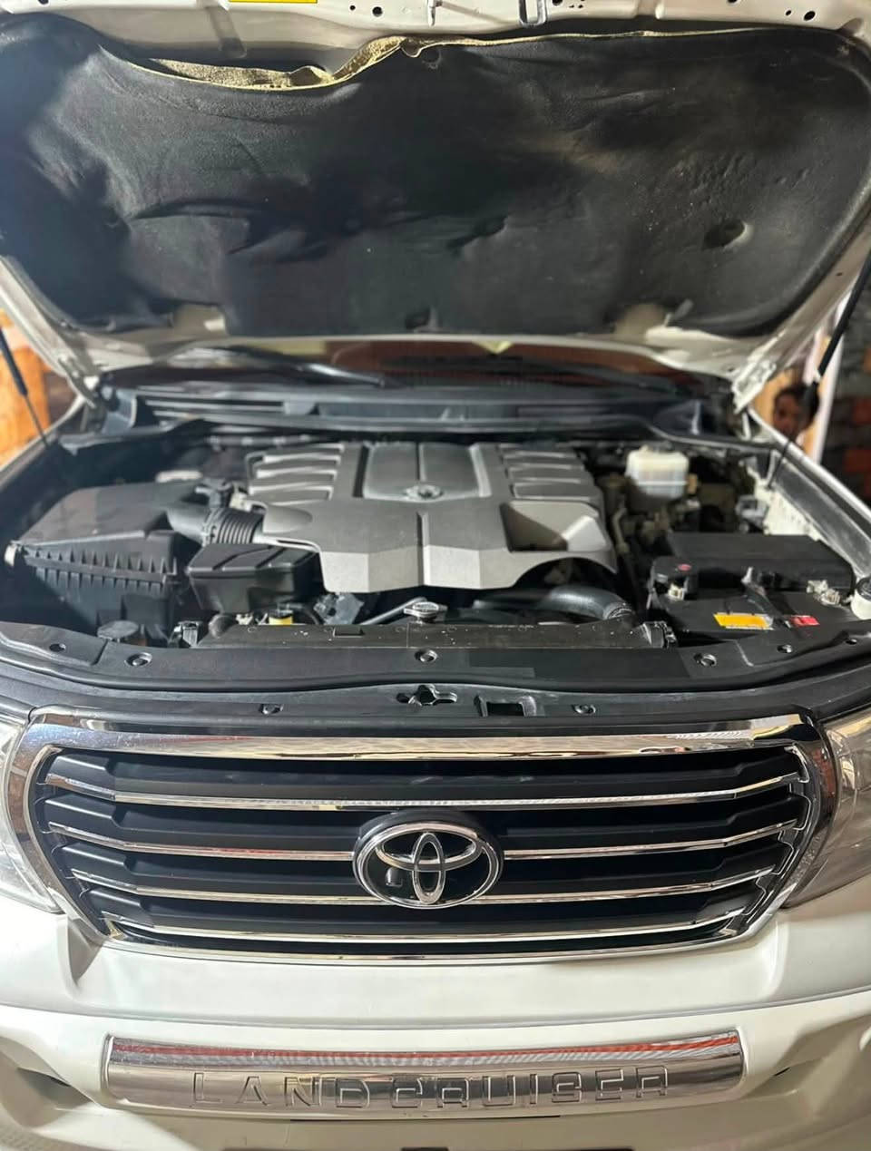 السلام عليكم 

للبيع 

لاندكروز 2014. 
 V8 4700 
بغداد مكفولة من صبغ والضربة 
سعره 38 ونص 
رقمه مميز 
عنوان بغداد


**إذا كنت صاحب هذا الإعلان وتريد حذفه لأي سبب، رجاءا أرسل رسالة إلى الدعم الفني**