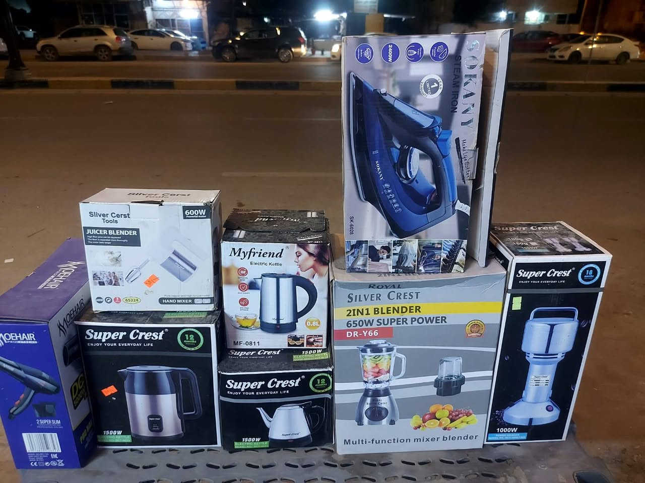 للبيع اغراض  محل بالات امزون مامستخدم محل كامل مجهز من اجهزة كهربائية وتحفيات وأنتيكات وعدد يدوية ومنزلية وزجاج بالات متنوعة اصليات ماركات عالمية البيع شلع مع الرفوف او بدون الرفوف كوت الكفاءات بداية شارع الكفاءات بعد الاشاره المرورية مجاور المشتل محلات امزون للبضاعة الاوربية الاصلية *********** سعر مناسب جدا جدا دهل اوران, واسط
