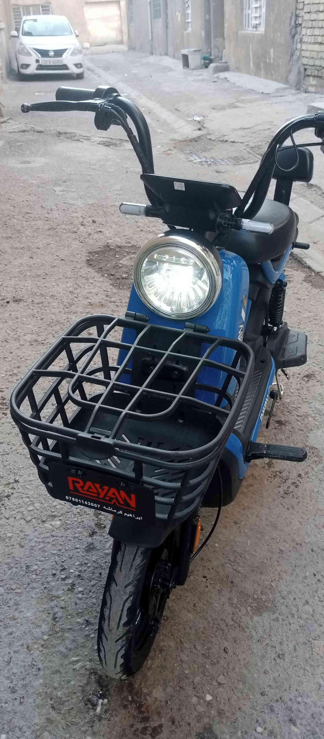 السلام عليكم للبيع دراجه شحن حجم 14 نضيفه كلش بطاريات جدد بعدهن ماتعبانات تايرات جدد الخلفي اليوم شديته كهربائية كلهن شغالات اشاير يمنه يسره لايت زنون عالي ناصي هورن شاشه تقره الاعطال وسرعه 40 و3نمر بصمه تفتح وتقفل وتشغيل عن بعد  مكاني بغداد جديده سعر 300 وبيها مجال ***********
