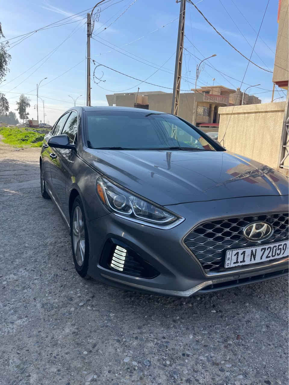 السلام عليكم 
سوناتا سبورت موديل 18 بغداد بسمي
حادثها جدا بسيط داير الجاملغ الخلفي والباب بدون دواخل بدون تبديل السيارة ليبل واحد كلها 
بدون ايرباك 
بجم كبس بلادي ولايتات بلادية الحوض كفالة 
السيارة فول الفول للاخير 
بصمه&فتحة&رادارات&كشنات جلد وكهرباء&شفتات بالاستيرن&قطعتين تبريد وتبريد منفصل&استيرن تدفئة ورياضي حرفD&داخل كنتارة&جنطة ذكية تفتح وحدها&لد كشاف&وبعد بيها مواصفات
كير ومكينة 2400 بلادية
صدر وتخم تاير جديد
السيارة ع ايدي صار 5 سنوات ماشية73حقيقي
رايدها ب135 بيها مجال
للاستفسار *********** بغداد, العراق
