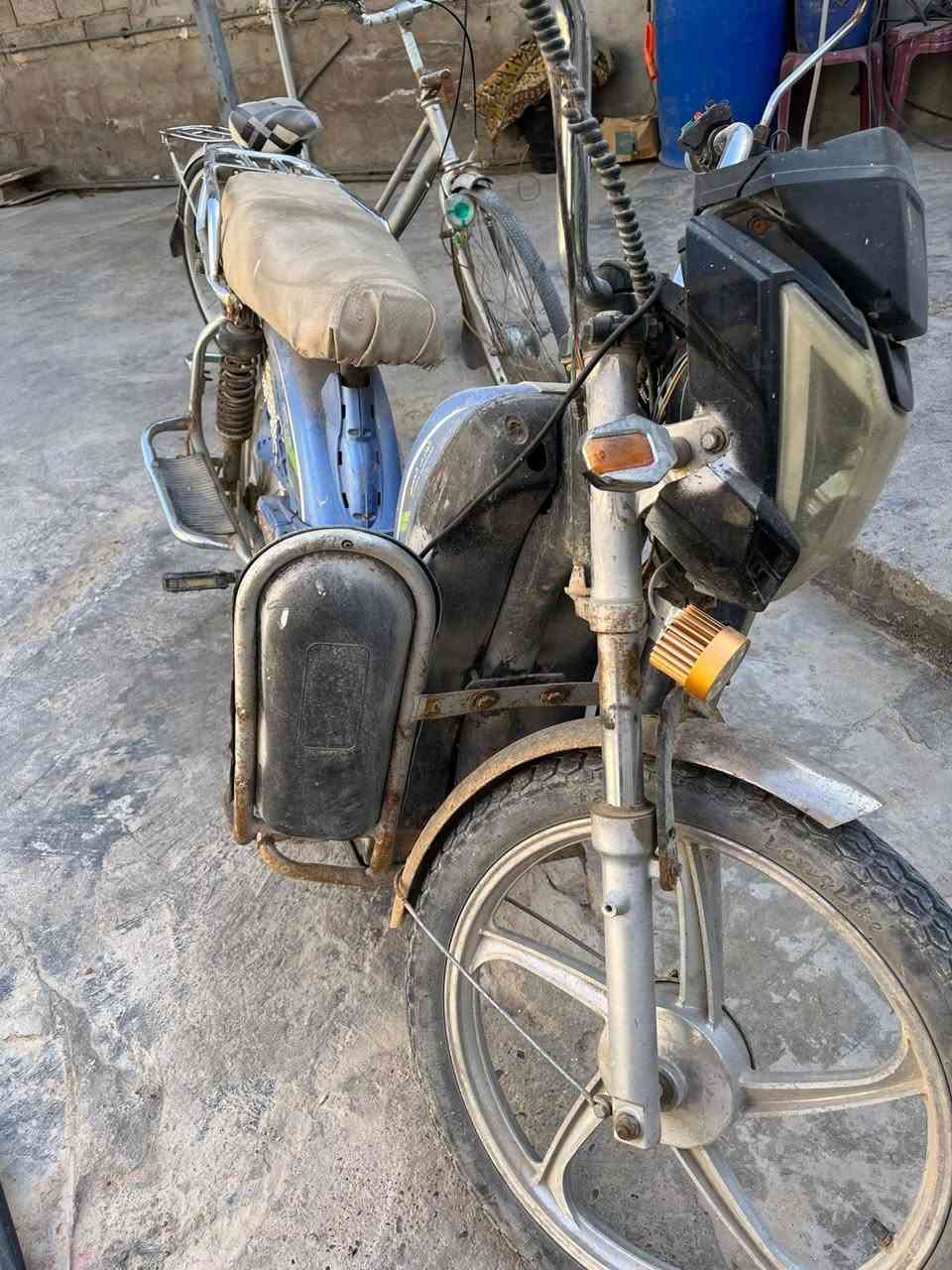 ماطور شحن للبيع شغال بطارياته تعبانه سعر 100الف مكاني فلوجه للاستفسار ***********
