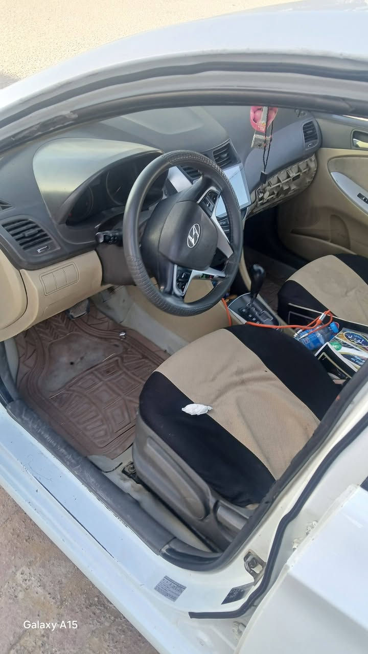 اكسنت ٢٠١١
سعر ٧٥$  *********** 
صبغ قطع واحد مع دوسه تفاصيل بل صونر موجود 
اخوان الي موشراي لا يتصل رجاء رجاء
