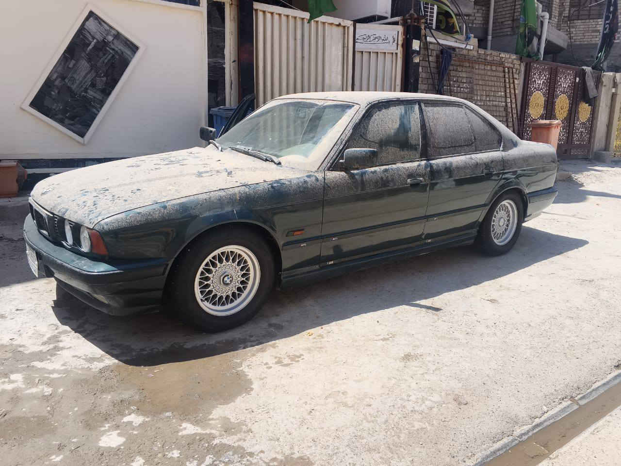 سلام عليكم بي ام 520 موديل 93 رقم بصره نكليزي بسمي 
تبريد شغال مكينه و كير خير جاهزه صدر تخم تاير ويل خليه مكان بغداد الرستميه 
‏‪***********‬‏
