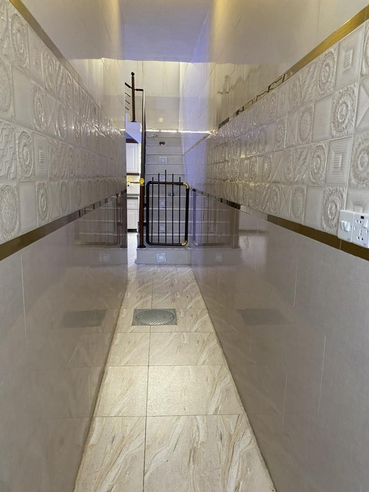 بيت للبيع ١٠٠ م بناء جديد قاط واحد كامل بشارع ابو سمير منطقة ٢٦ مقابيل ساحه سعره ٧٥
رقم ***********
