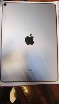 ايباد برو • شاشة ١٢٠ هرتز • ٦٤ جيجا