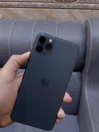 آيفون ١١ برو • شاشه اصلي • بطاريه ٧٦٪