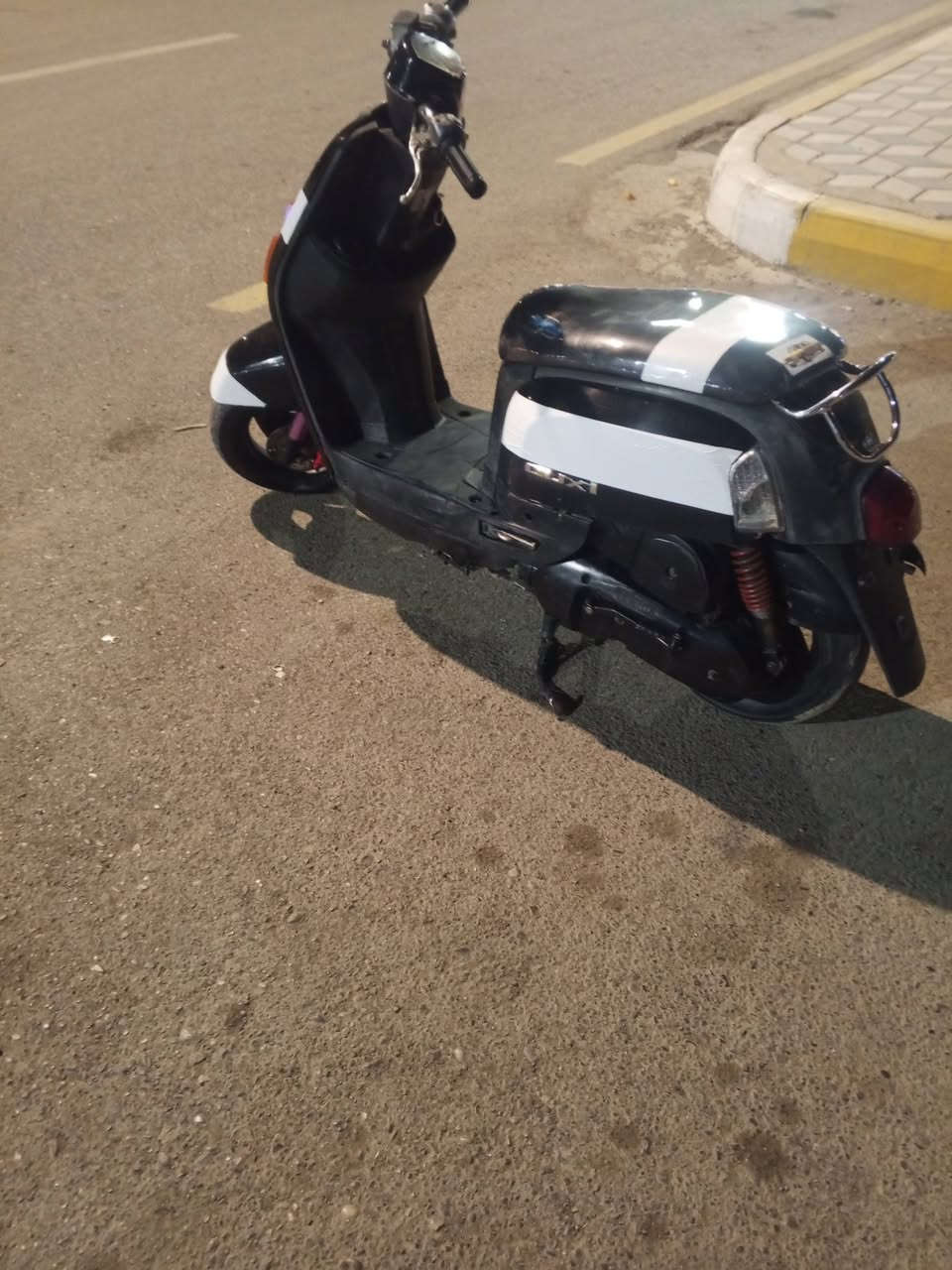 السلام عليكم درجة ماكس بوليس بوشة 49درجة كاملة كهربائيّات كل شغال دراجة سلف هندر كل   شغال شلعة ومعدل فول درجة ماناقصهة اي شي دراجة مال جناي تزويد دبلات مكان ديالى بعقوبة التحرير ***********سعر 575بيهة مجال
