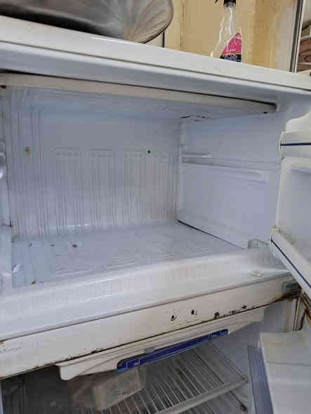 سلام عليكم ثلاجه حجم چبير للبيع 
سعر 120 الف عنوان قادسيه2 
***********
