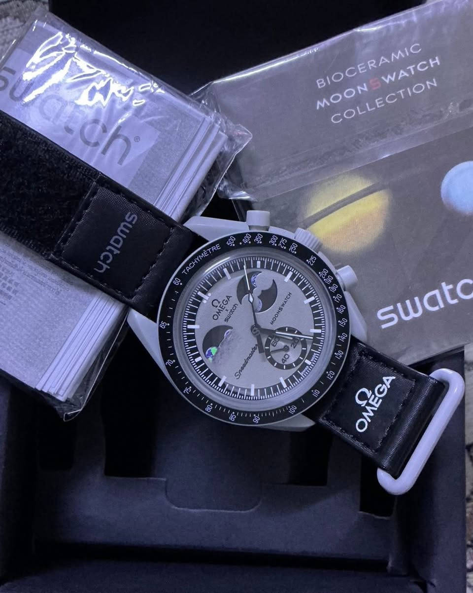 ساعة من ماركة اومكا Omega x Swatch MoonSwatch وارد اوربي

تحفة فنية

تصميم مستوحى من سطح القمر والأرض

مكينة كوارتز ناعمة ستوبوج (جميع السناتر شغاله)

المينا رمادية محببة تعكس شكل التضاريس القمرية

فول لامينوس ارقام واميال

مؤشر مراحل الأرض شغال يظهر الأرض بألوان خاصة والمحيطات تتوهج تحت ضوء UV

مؤشر مراحل القمر شغال 

هيكل من مادة Bioceramic (خليط بين السيراميك والبلاستيك الحيوي)

 سير قماش VELCRO مختم

زجاج معدني مقبب ضد الخدش

مقاومة ماء وغبار 

السعر 35الف  مع توصيل


**إذا كنت صاحب هذا الإعلان وتريد حذفه لأي سبب، رجاءا أرسل رسالة إلى الدعم الفني**