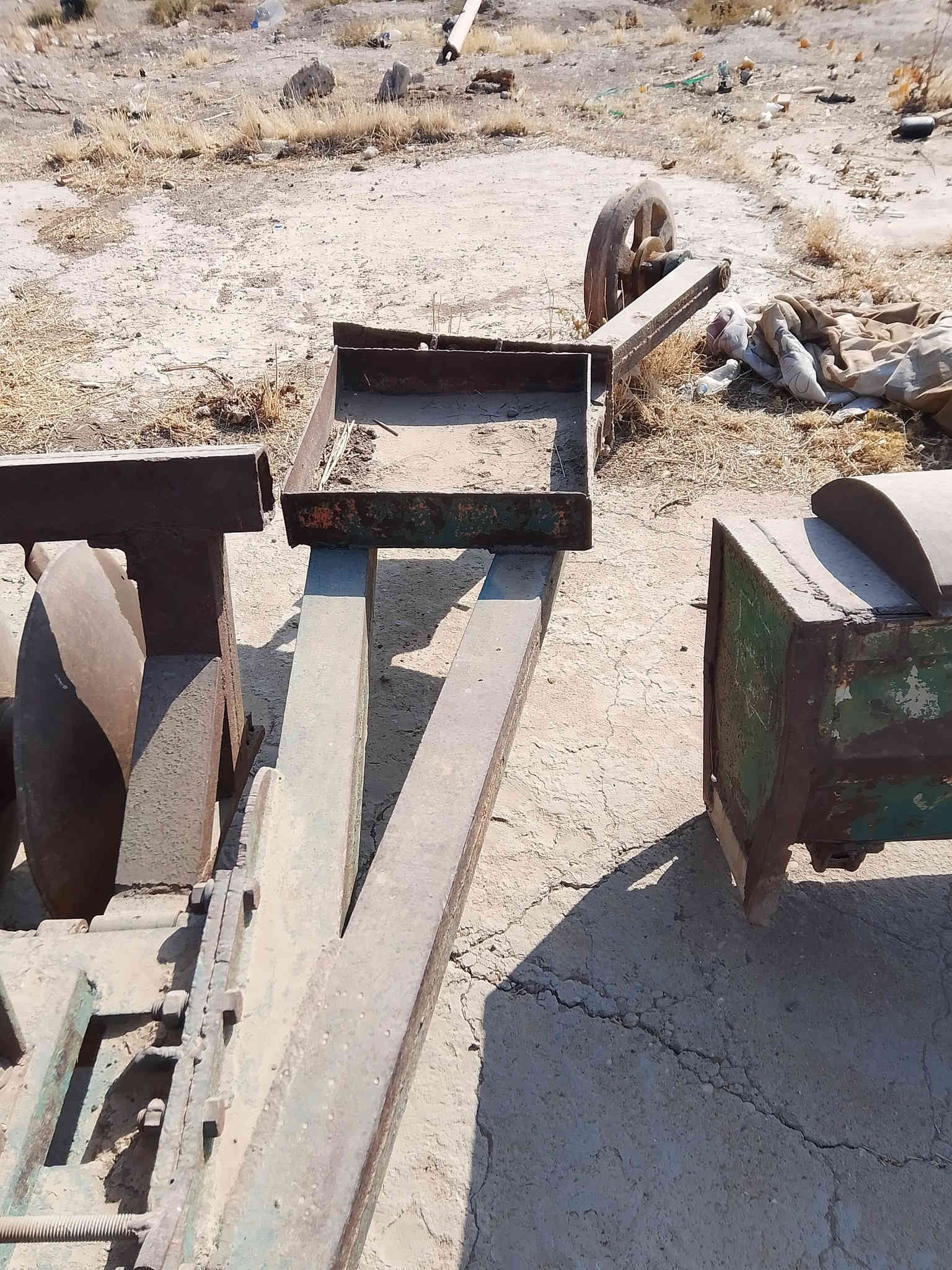 دسك عشره صاج جاهز للعمل عمل موصل السعر2250 مليونين وربع موصل الحمدانية الاستفسار اتصل على الرقم ***********
