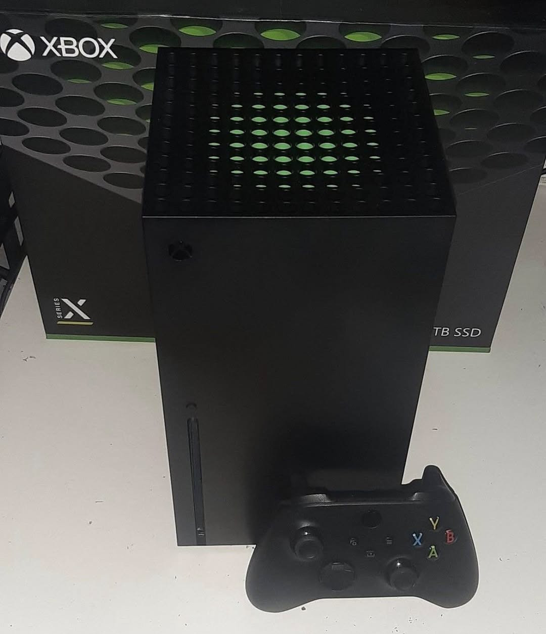 Xbox Series X
بحالة ممتازة
السعر / 650,000 دينار
معروض للبيع جهاز Xbox Series X بحالة نظيفة جدًا
وقريب للجديد.
الجهاز مستعمل استخدام خفيف ومحافظ عليه بشكل ممتاز، لبيع بسبب عدم التفرغ.
الجهاز يجي كامل الملحقات الأصلية (يد التحكم، الكيبلات,
الكرتون الأصلي)
المواصفات:
سعة التخزين: 1 تيرابايت SSD
الدقة: يدعم 4K مع 120FPS لتجربة لعب مذهلة الأداء: معالج قوي لتشغيل الألعاب بسلاسة وسرعة
مميزات إضافية:
الجهاز نظيف جدًا ومستخدم لفترة قصيرة فقط شغال بدون أي مشاكل، ولا عيوب إمكانية التجربة قبل الشراء للتأكد من الحالة السعر 650,000 دينار اعيد وأكرر أمانة الله الجهاز جدا جدا نظيف
العنوان بغداد حي البنوك للاستفسار ***********

