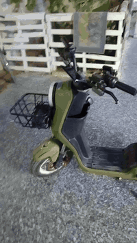 دراجه R9 مثل ماموضح بالصوره والفيديو السعر ٤٢٥ او بيها مجال للشراي هاذ...