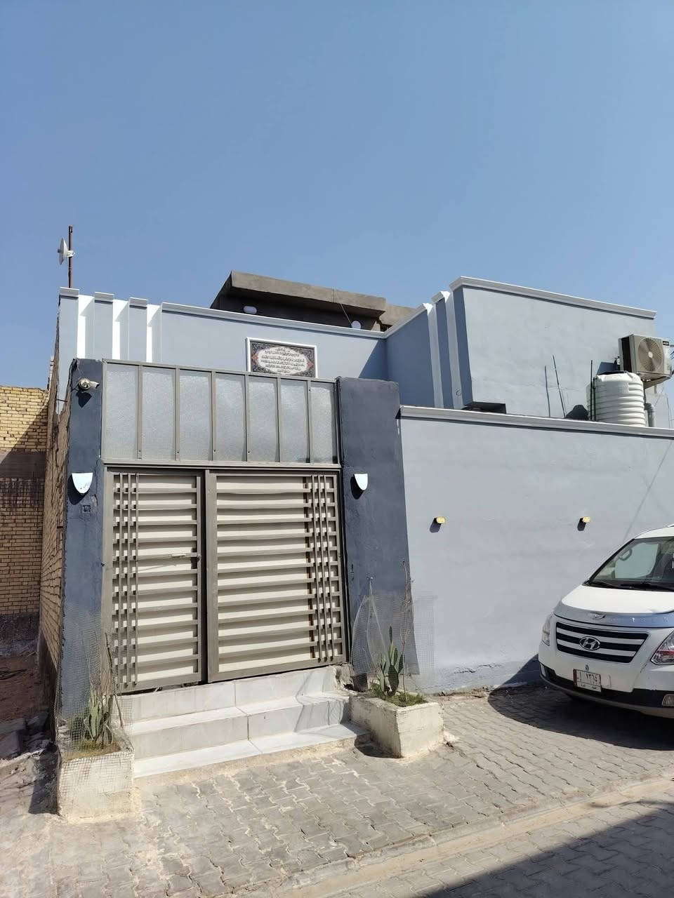 سلام عليكم يوجد صباغ بيوت شقق ترميم باسعار مناسبه لي محتاج صباغ يتصل بي خير ودلل  بغداد واساب ***********
