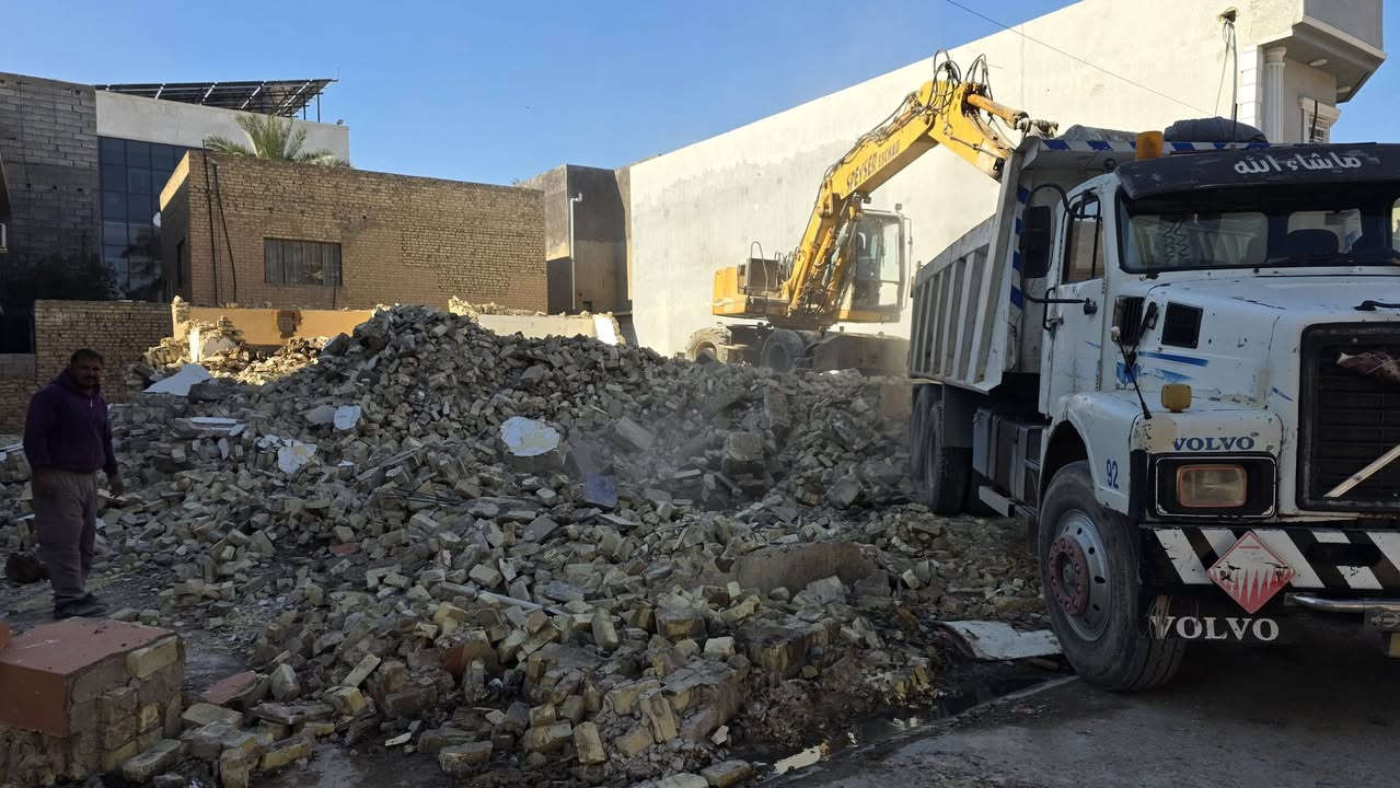 تلفيش الدور في بعقوبة 
رفع الانقاض 
مع سبيس وحادلة 
***********
