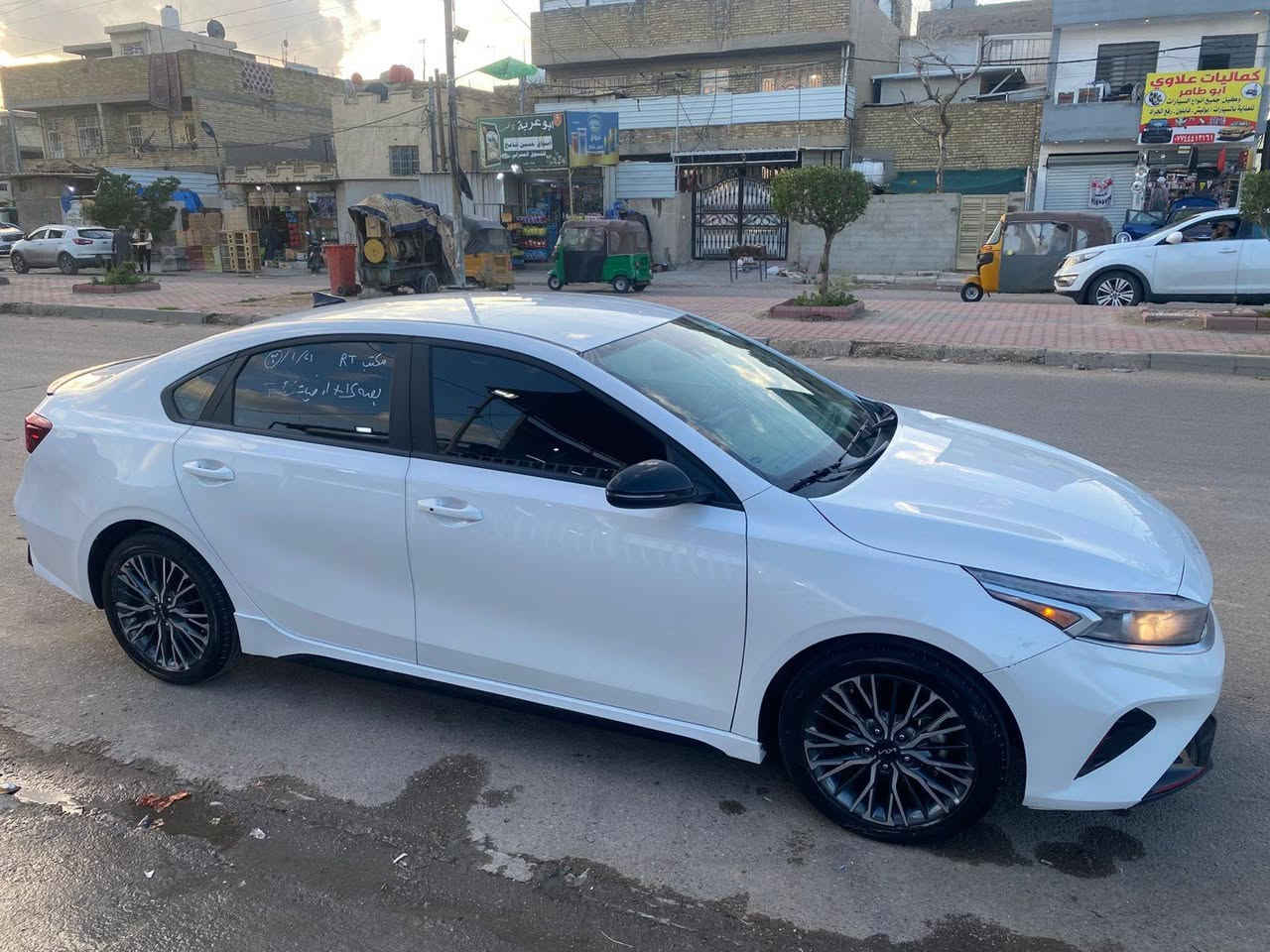 سلام عليكم مره خصت الدمن فورتي 24 وارد أمريكي حادثها يخبل العنوان بغداد ***********
