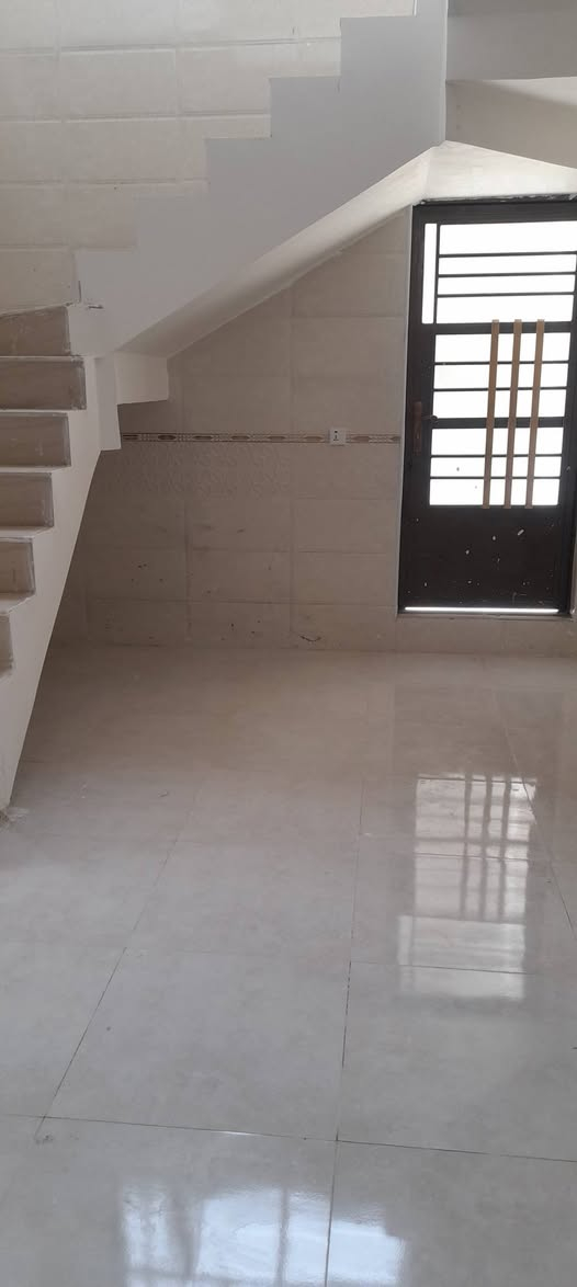 السلام عليكم مشتمل عدد 2 للايجار الحريه الاولى قريب المدرسه الصينية للاستفسار 
***********
