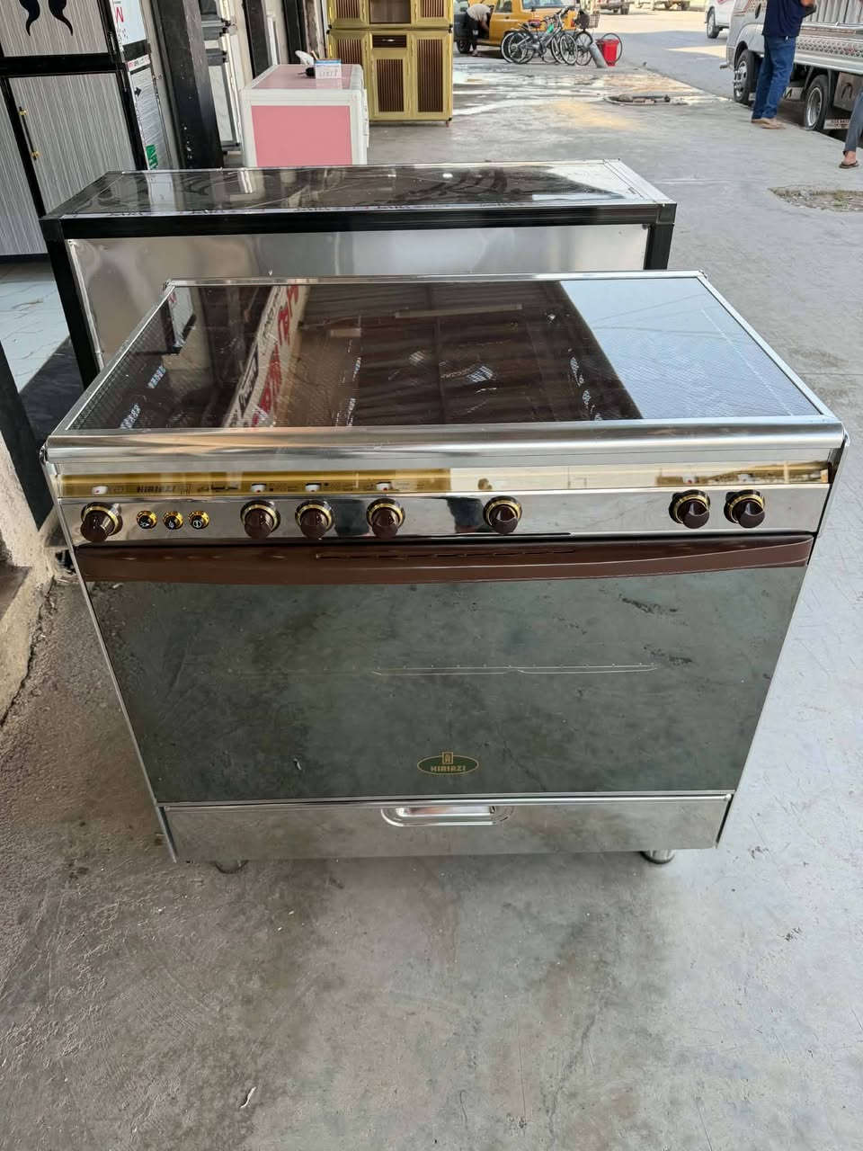 طباخ كريازي مصري نظافه فول السعر 380الف للاستفسار علا الخاص او الاتصال على الارقام التاليه  ***********
*********** ابو يزن الجواري موصل شارع النبي شيت معرض الشارقة
