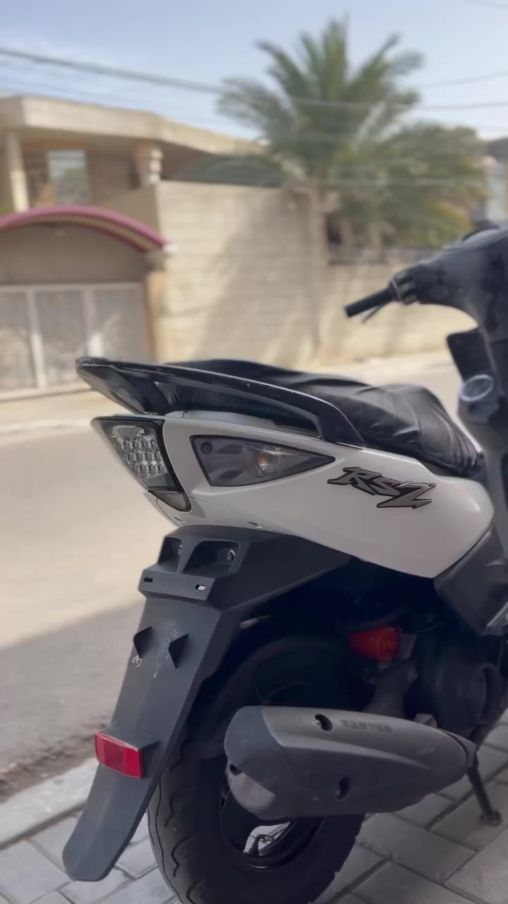 *   ٱلسَّلَامُ عَلَيْكُمْ اخوتي الاعزاء دراجه ماكس حديث مضلع نوزل الدراجه خير من الله نضيفه واستخدام شخصي الدراجه كلها على البلاد مامغير بيها شي دهن موتل وبانزين كله محسن اخلي الها نضيفه وناعمه والدراجه احلى من الصور بعد مكاني بصره حي المهندسين ورايدها 850.000 وللشراي يأيمر ويدلل ***********
