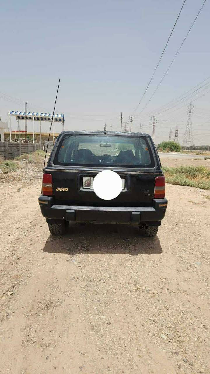 جيب
مكينة وكير 2ونص
***********
مراوس وبيع
مكان السيارة
البصرة
