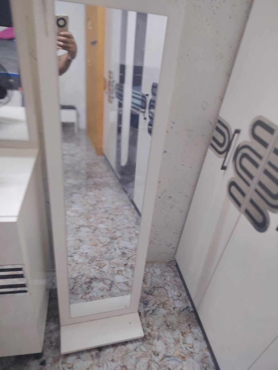 للبيع غرفة تركيا جديدة
سلام عليكم غرفة تركيا للبيع ١٠قطع كلشي مابيهة 
سعر خاص ***********تصال

