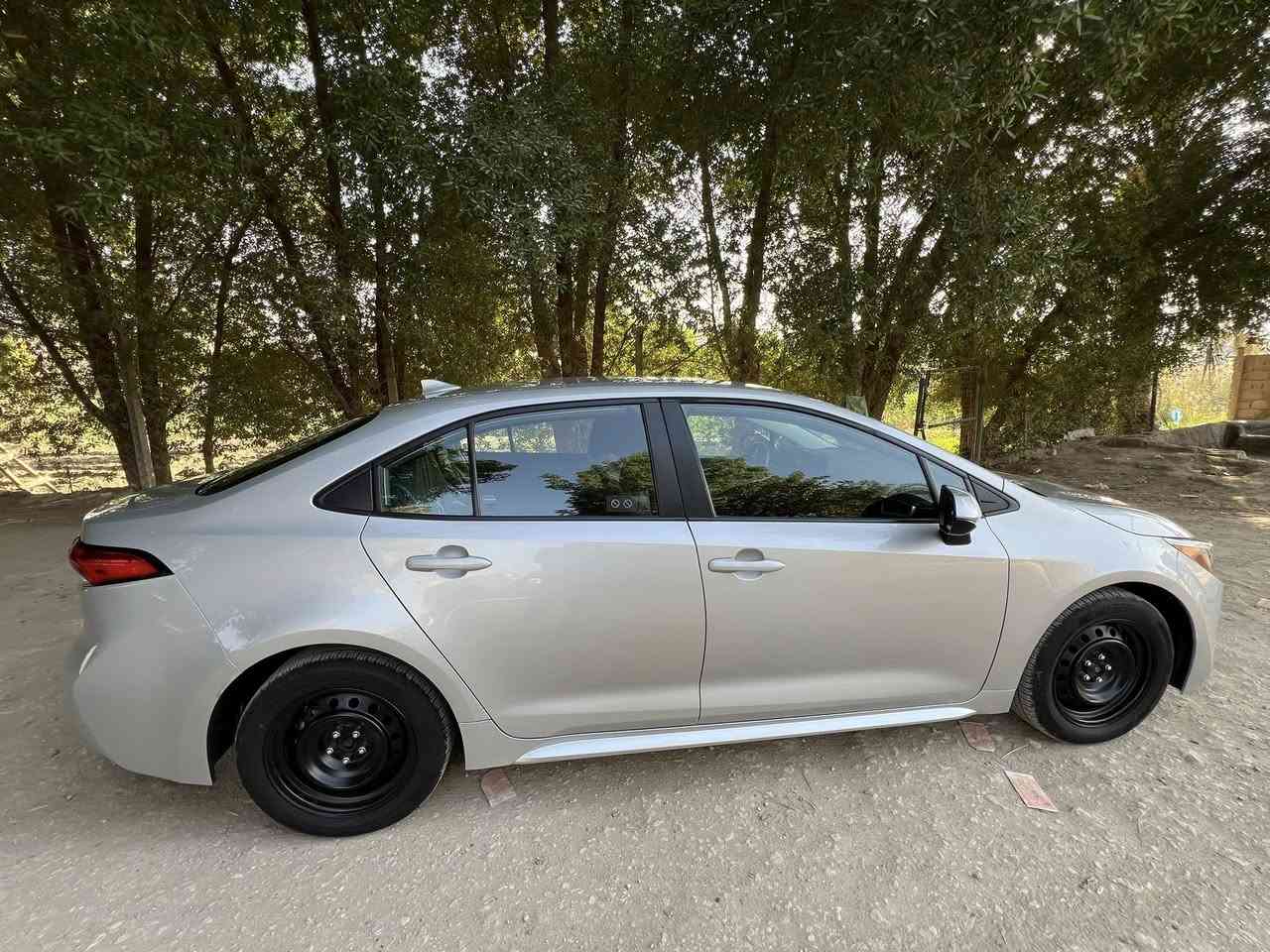 السلام عليكم 
كورلا 2024 le بانزين فقط ياباني اصلي تسجيل جديد 
رقم بغداد بأسمي 
السياره كفاله عامه من صبغ وبارد وتبديل
داخله تقرير غرق (تعمل وتسير بدون نسبه السياره برغي مامفتوح بيها يعني داخله تشتغل مو عطلانه ) بدون تصليح اي شي
السعر 155$ وبيها مجال قليل
مكان السياره بابل-حله
للتواصل ***********
