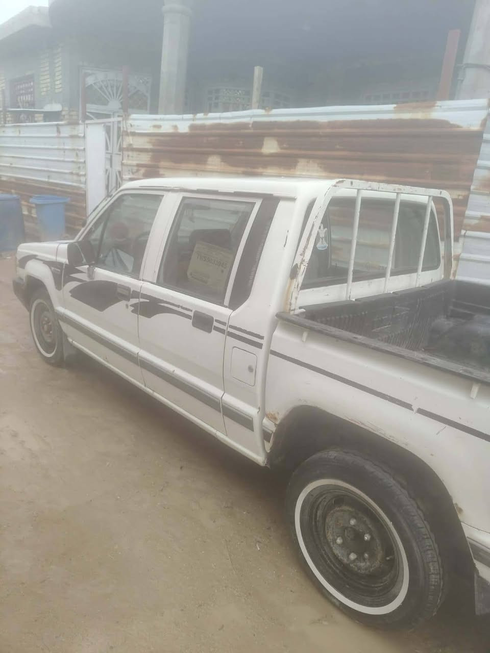 مستبوشي مديل 93 رقم انكليزي مكينه ثري واي عادي .. بسمي مداور ثاني يوم سنويه للثلاثين..
 الشاصي صاغ سليم ..
خياس ماكو ..
السعر 40 وبيها مجال 
مكان السياره قضاء الصادق 
***********
