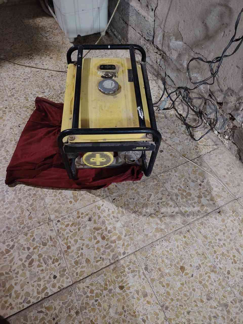 موالده البيع مستعله ضافته (٪75) نحف كوفيه حي مسيان
٢٥٠ بيه مجال *********** نتصال

