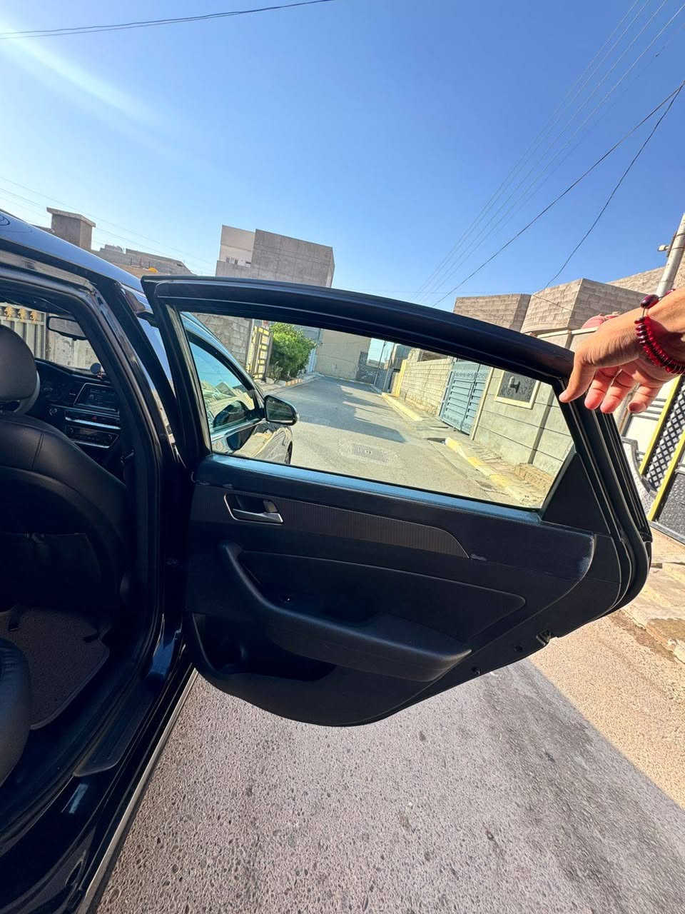 سوناتا 2019 
ظررها بس بنيد صبغ أثر جراد بدون حادث بدون دواخل 
سياره سبورت فول مواصفات 
محرك 2400 معلي بي فقط كازكت 
سياره تخلص من الدوانز وسالفت الدوانز 
تحويل مباشر ثاني يوم 
مطلوب كم فلس واريد ابيعها الله شاهد وهذا شهر محرم 
السعر 138وبيها مجال شويه 
***********هذا رقمي
