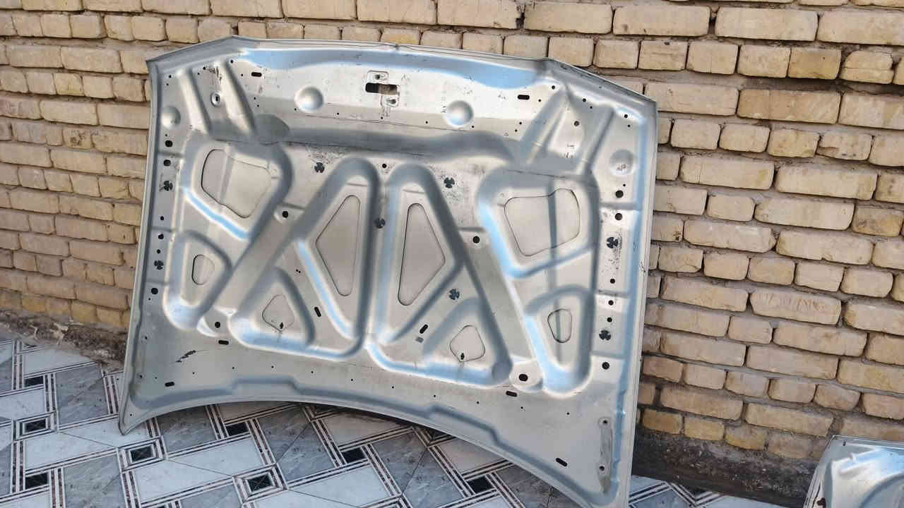 سلام عليكم بنيد وجنطه للبيع اصليات مو تجاري مكاني ناصرية سعره 175                 ***********
