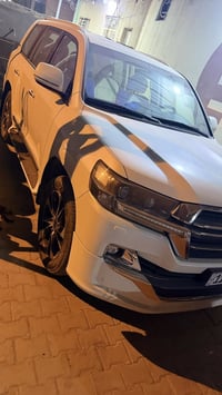 لاندكروزر • ٢٠١٨ • رقم بغداد