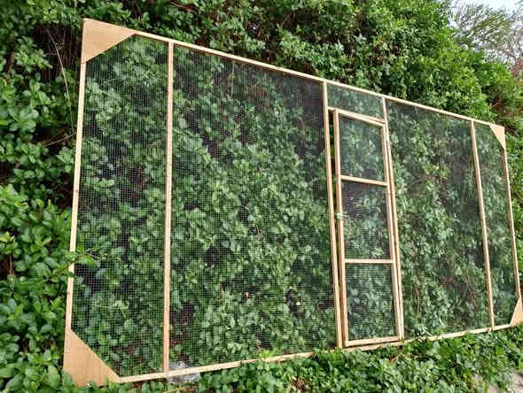 واجهة للبيع طول أربعة متر ارتفاع مترين نجف *********** يوجد توصيل
