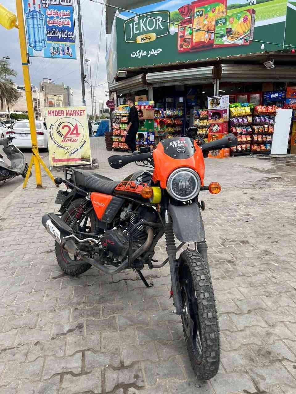 السلام عليكم دايوان للبيع بمليونين و600 حجم المحرك 200cc مرقم تحويل ثاني مكان شارع فلسطين محل ساو العراق التصال على رقم ***********
