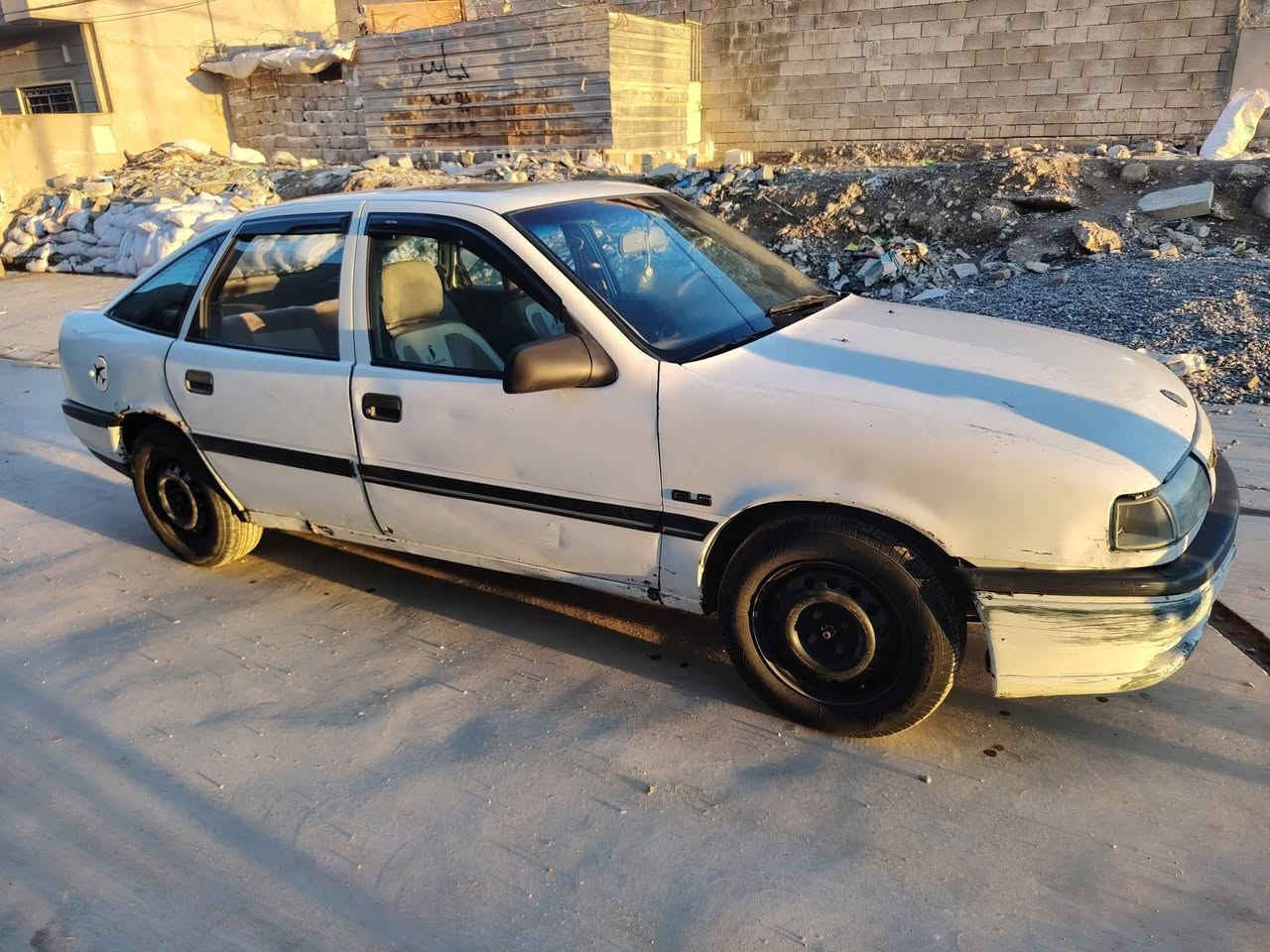 السلام عليكم  اوبل فكترة موديل1991 سعرها 32قفل السيارة ما بيها صبغ فقط داير واحد مصلح والباقي دوسات دوائر شركة الغرفة جديدة  والباقي خير من الله السنوية الى 2029 شرط التحويل تتكاتب ويا الشرعي  الشرعي اخويا
***********
