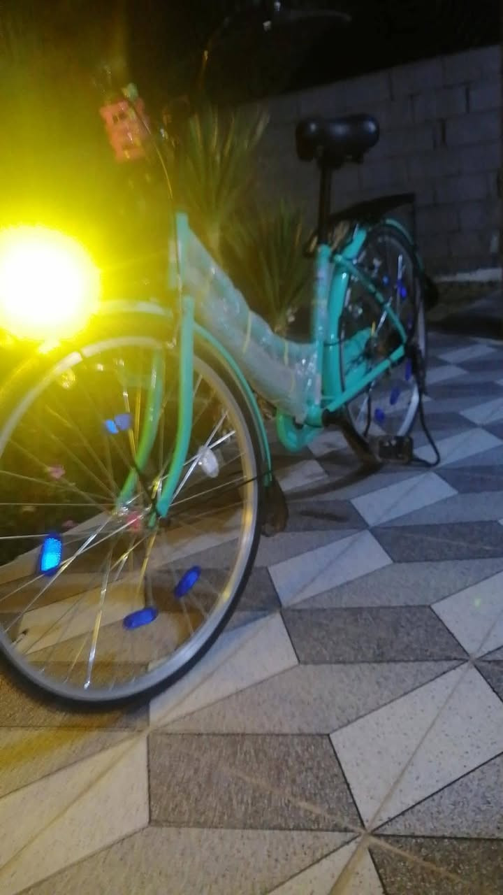 السلام عليكم باسكي للبيع موديل 22 حجم 26 شخط مابي الباسكي الجديد صار له اسبوع من طالع من الكرتون ويا القلوب وباتري وهورن واللي يريده يتصل على هذا الرقم*********** السعر ١٨٠ وبي مجال
