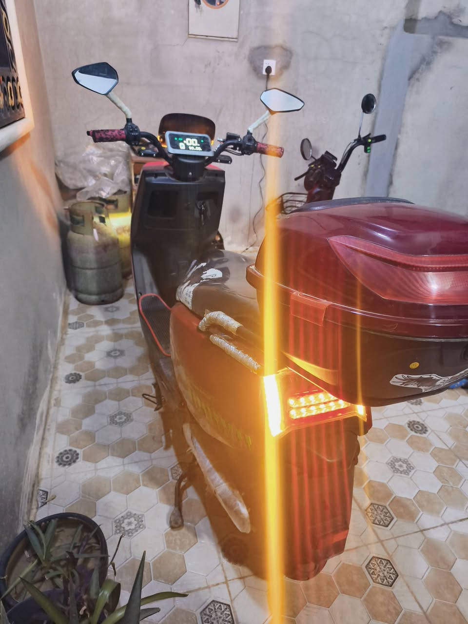 سلام عليكم
اخوان ماطور جديد مامشي كثير من البيت للمحل نضافه فول١٠٠/٩٥
مكاني موصل ايسر سايدين كركوك
السعر٦٠٠ وبي مجال
***********
***********
