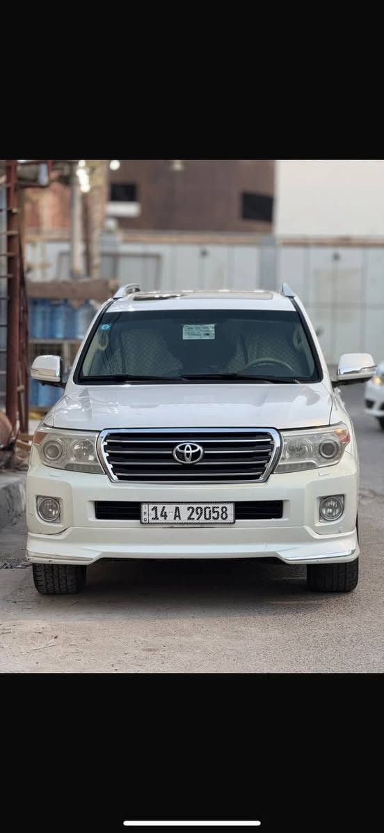 السلام عليكم لاند كروز 2013 وارد خليجي 

GXR مواصفات 

ترحيب ذاتي ودخول 
تبريد اكثر من قطعه 
مكينه 8 سلندر 
تحكمات ستيرن 
قياده ذاتيه 
اشاير بالمري 
نظام ايكو 
مانع انزلاق 
كامرات  
شاشات  كبيره 
لايتات زنون 
تبريد فريز 
تخم تايرات كارتون 
حداداه 100/100
حساسات 
حساس تايرات 
تحكم مرايات 
فتحه سقف  كهربائيه
كشنات كهربائيه بلاضافه إلى تحكم شاشه 

كفاله كير ومحرك شرط فحص 

كفاله عامه طك عدا بارد على كد شبر فقط 

مكانها البصره ورقم بصره الجديد تحويل ثاني يوم 

سياره ما تصرف عليها بس بانزين 

ماشيه 110 حقيقي 

الرقم *********** اتصل

  سعرها جوه سوك 

السعر 335 وبيها مجال 

بيع مستعجل جدا  جدا 

سياره نظافتها احله من صور تجي وتشوف البصرة, العراق
