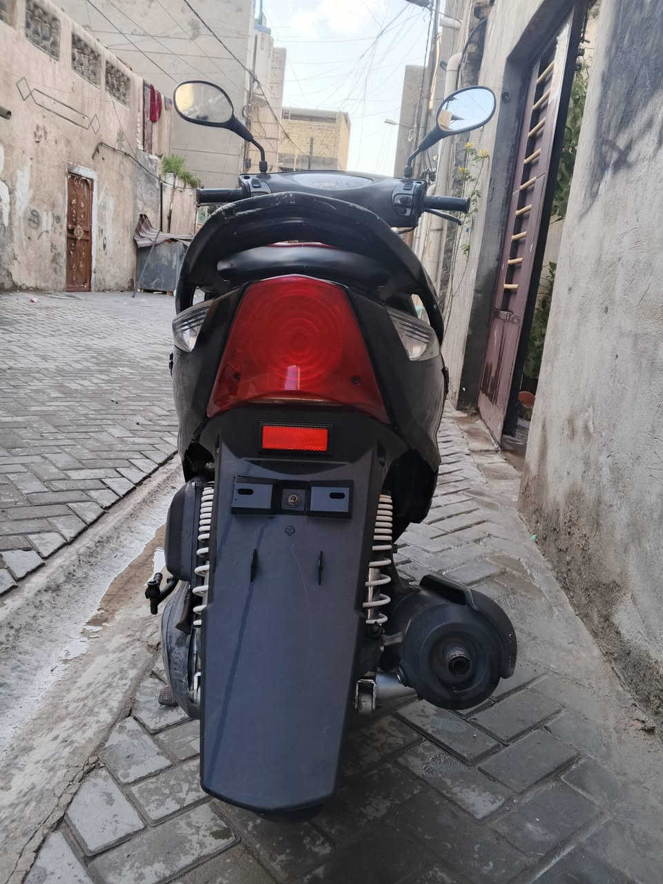 سلام عليكم دراجه ماكس للبيع مجفته دراجه خير من الله السعر 350 قفل بكاني بغداد مدينه  للاستفسار على الرقم ***********
